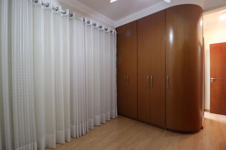 Casa para alugar com 404m², 5 quartos e 2 vagasQuarto 2 - Suíte