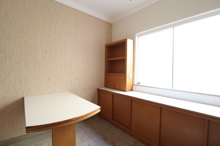 Casa para alugar com 404m², 5 quartos e 2 vagasEscritório