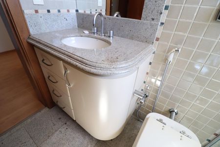 Casa para alugar com 404m², 5 quartos e 2 vagasBanheiro do Quarto 2