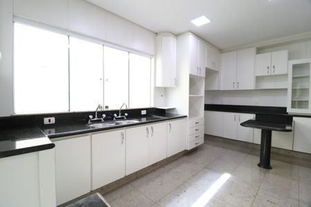 Casa para alugar com 404m², 5 quartos e 2 vagasCozinha
