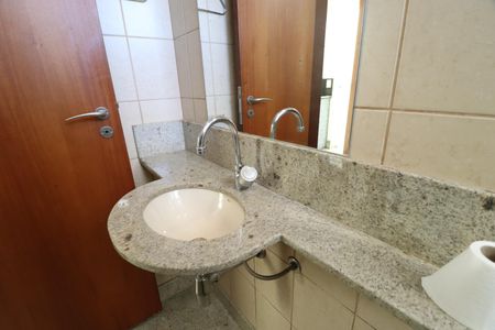 Casa para alugar com 404m², 5 quartos e 2 vagasBanheiro de serviço