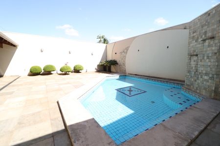 Casa para alugar com 404m², 5 quartos e 2 vagasPiscina
