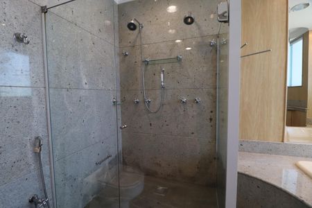 Casa para alugar com 404m², 5 quartos e 2 vagasBanheiro do Quarto 3
