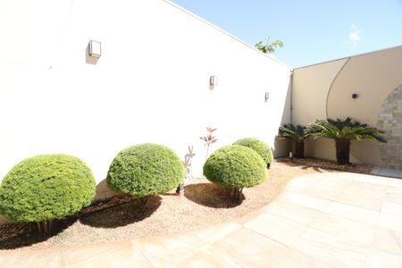 Casa para alugar com 404m², 5 quartos e 2 vagasQuintal