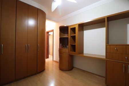 Casa para alugar com 404m², 5 quartos e 2 vagasQuarto 2 - Suíte