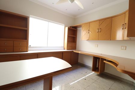 Casa para alugar com 404m², 5 quartos e 2 vagasEscritório