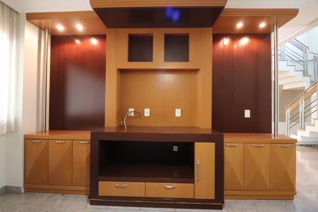 Casa para alugar com 404m², 5 quartos e 2 vagasSala de TV