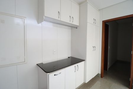 Casa para alugar com 404m², 5 quartos e 2 vagasÁrea de Serviço