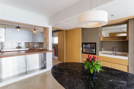 Apartamento à venda com 137m², 2 quartos e 2 vagasSala