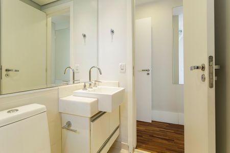 Apartamento à venda com 137m², 2 quartos e 2 vagasBanheiro da Suíte 1