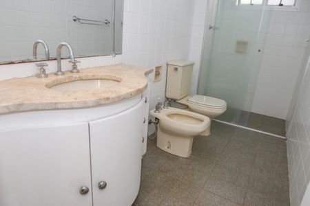 Apartamento para alugar com 130m², 3 quartos e 2 vagasBanheiro