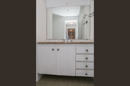 Apartamento para alugar com 130m², 3 quartos e 2 vagasBanheiro da Suíte