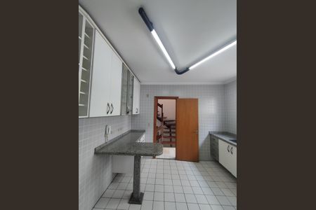 Casa à venda com 173m², 3 quartos e 2 vagasCozinha - Armários