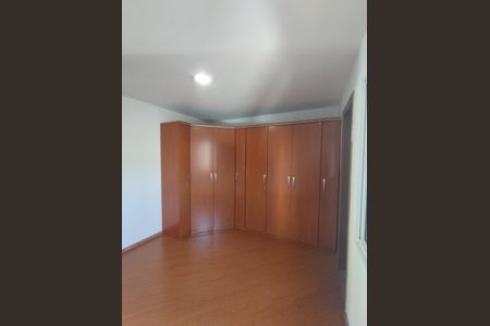 Casa à venda com 173m², 3 quartos e 2 vagasSuíte