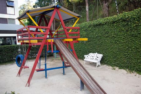 Apartamento à venda com 74m², 2 quartos e 1 vaga Apartamento à venda com 74m², 2 quartos e 1 vagaÁrea Comum - Playground