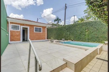 Casa à venda com 300m², 3 quartos e 2 vagasQuintal