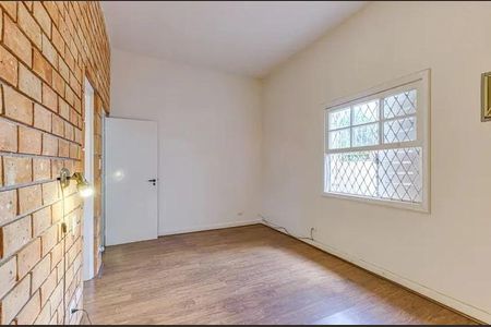Casa à venda com 300m², 3 quartos e 2 vagasSuíte