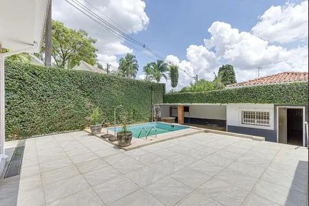 Casa à venda com 300m², 3 quartos e 2 vagasQuintal