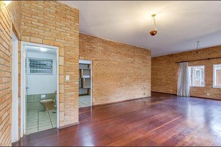 Casa à venda com 300m², 3 quartos e 2 vagasSala