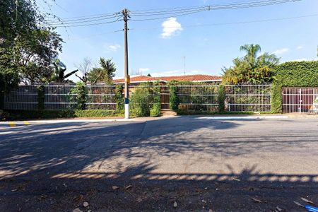 Casa à venda com 300m², 3 quartos e 2 vagasFachada