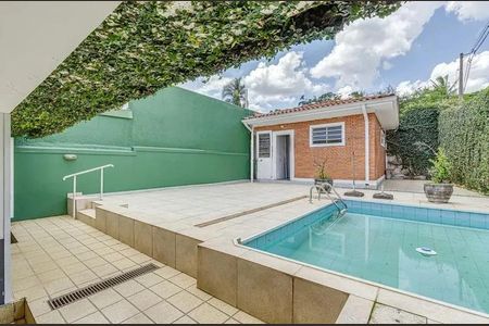Casa à venda com 300m², 3 quartos e 2 vagasPiscina