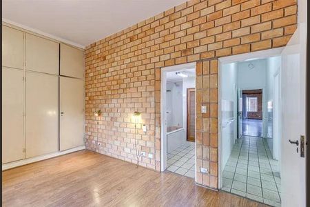 Casa à venda com 300m², 3 quartos e 2 vagasSuíte