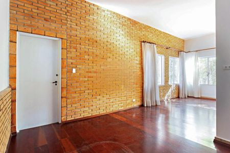 Casa à venda com 300m², 3 quartos e 2 vagasSala