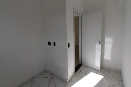 Apartamento à venda com 45m², 2 quartos e 1 vagaQuarto 02