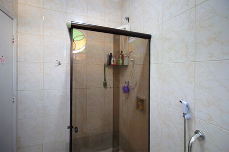 Casa à venda com 139m², 4 quartos e 1 vagaBanheiro