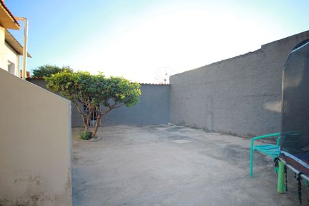 Casa à venda com 139m², 4 quartos e 1 vagaQuintal