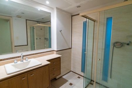 Apartamento à venda com 210m², 4 quartos e 3 vagasBanheiro da Suíte 1