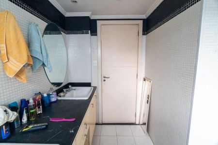 Apartamento à venda com 210m², 4 quartos e 3 vagasBanheiro da Suíte 2