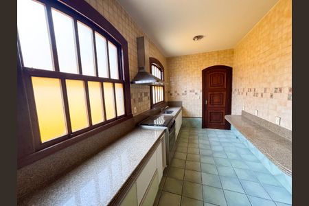 Casa à venda com 250m², 4 quartos e 3 vagasCozinha