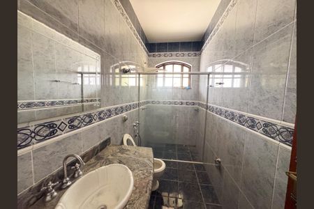 Casa à venda com 250m², 4 quartos e 3 vagasBanheiro da Suíte