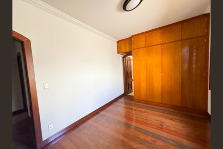 Casa à venda com 250m², 4 quartos e 3 vagasQuarto  3