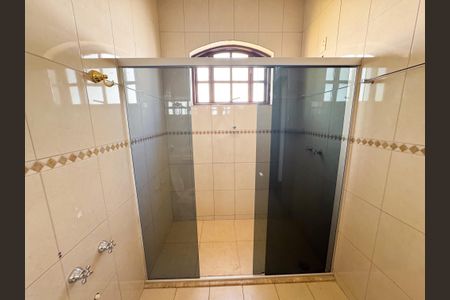 Casa à venda com 250m², 4 quartos e 3 vagasBanheiro