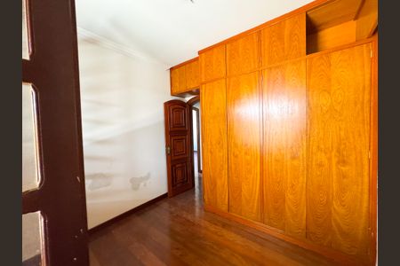 Casa à venda com 250m², 4 quartos e 3 vagasSuíte