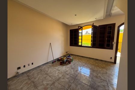 Casa à venda com 250m², 4 quartos e 3 vagasSala 2