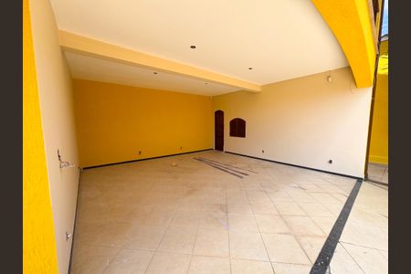 Casa à venda com 250m², 4 quartos e 3 vagasÁrea Externa
