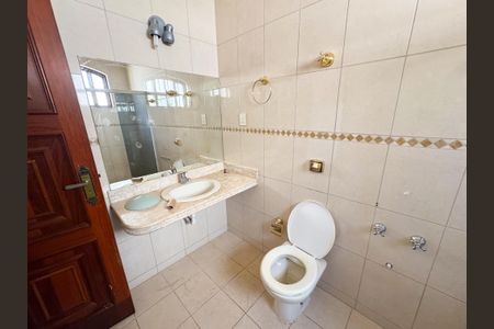 Casa à venda com 250m², 4 quartos e 3 vagasBanheiro