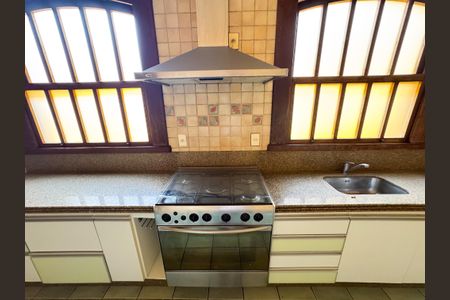 Casa à venda com 250m², 4 quartos e 3 vagasCozinha