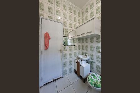 Casa para alugar com 150m², 2 quartos e 2 vagas Casa para alugar com 150m², 2 quartos e 2 vagasBanheiro