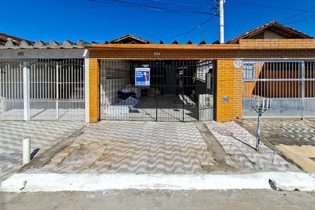 Casa para alugar com 150m², 2 quartos e 2 vagas Casa para alugar com 150m², 2 quartos e 2 vagasFachada
