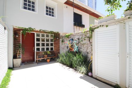 Casa à venda com 120m², 2 quartos e 2 vagas Casa à venda com 120m², 2 quartos e 2 vagasGaragem