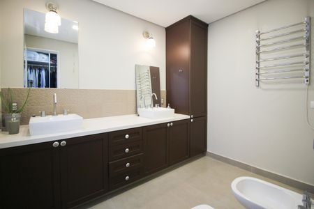 Casa à venda com 120m², 2 quartos e 2 vagas Casa à venda com 120m², 2 quartos e 2 vagasBanheiro da Suíte