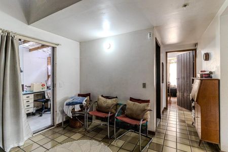 Casa à venda com 362m², 4 quartos e 5 vagasCorredor