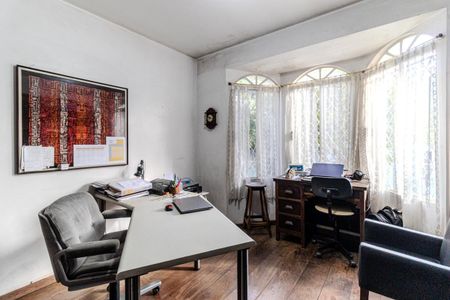 Casa à venda com 362m², 4 quartos e 5 vagasEscritório