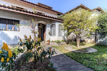 Casa à venda com 362m², 4 quartos e 5 vagasJardim de Entrada