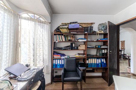 Casa à venda com 362m², 4 quartos e 5 vagasEscritório