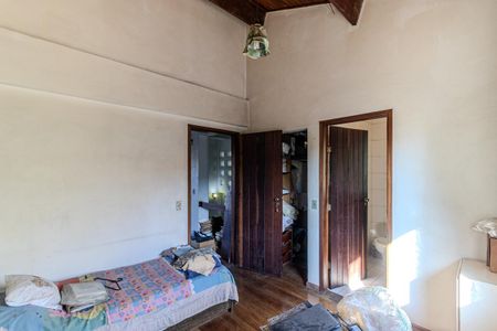 Casa à venda com 362m², 4 quartos e 5 vagasSuíte 2